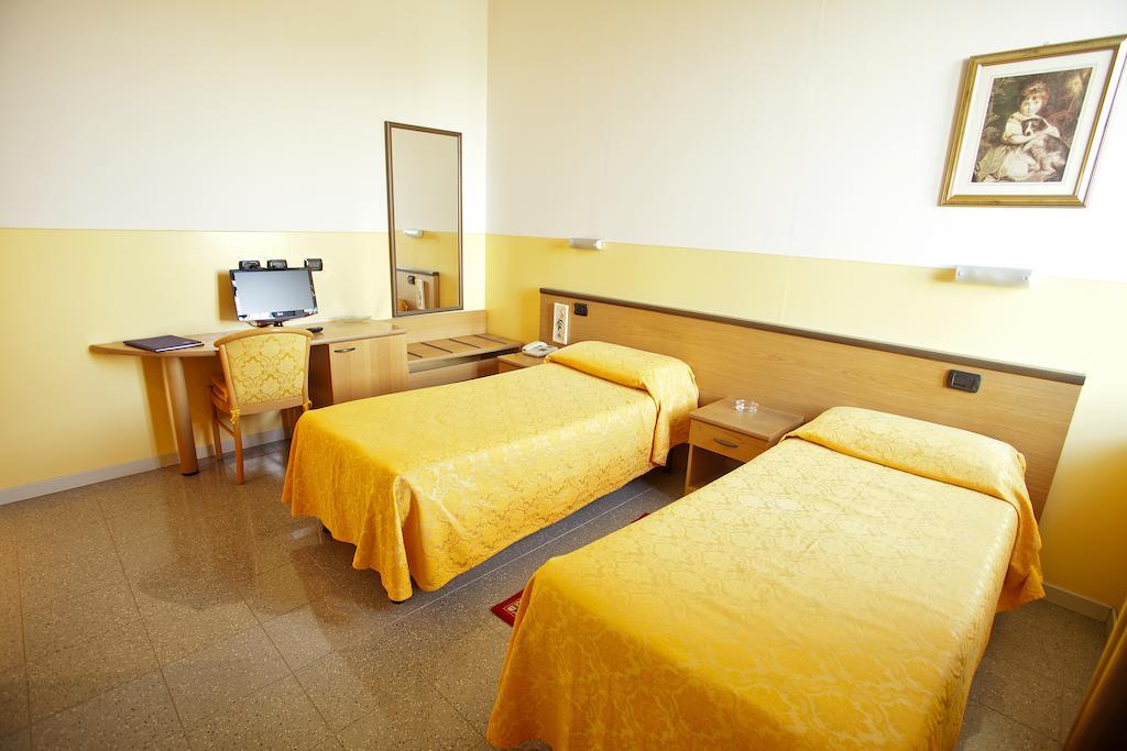 Master Hotel Castelvetro Piacentino Екстер'єр фото