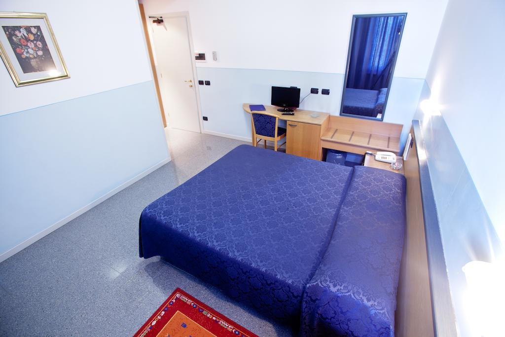 Master Hotel Castelvetro Piacentino Екстер'єр фото