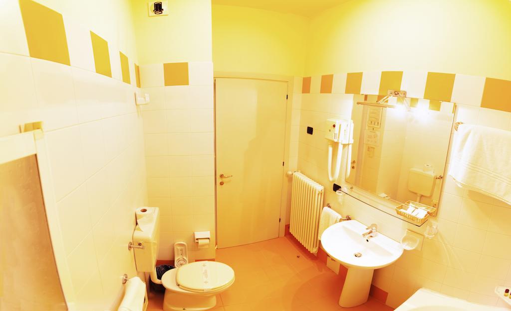 Master Hotel Castelvetro Piacentino Екстер'єр фото