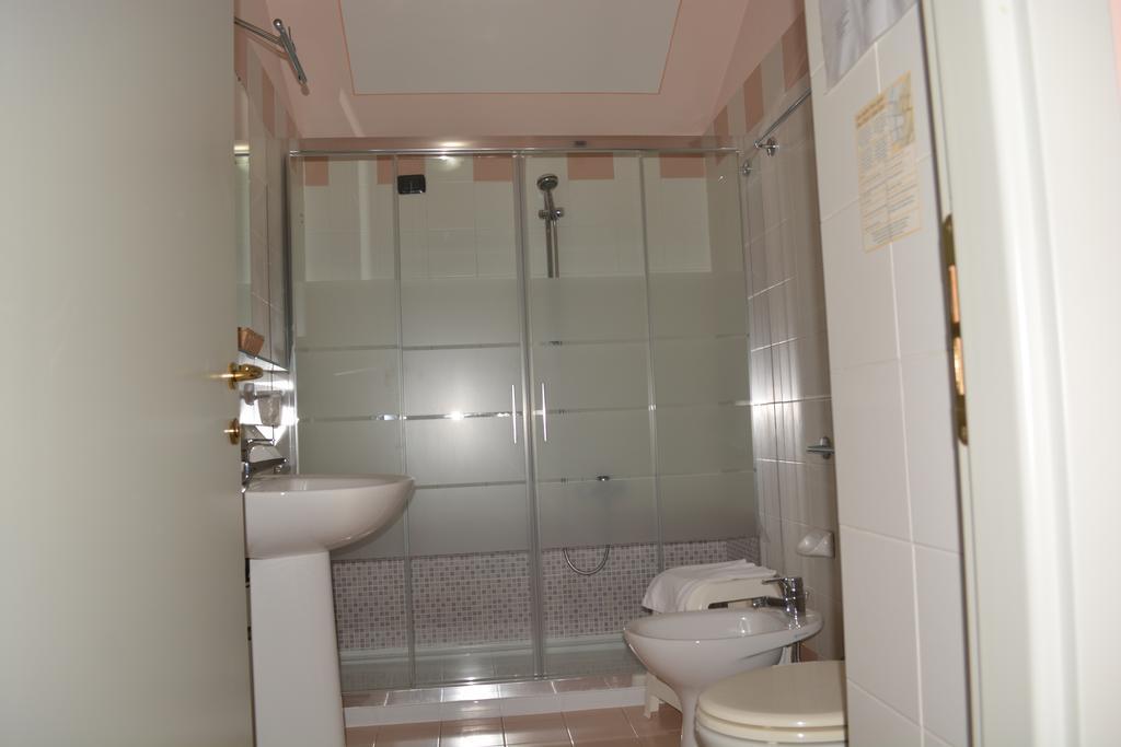 Master Hotel Castelvetro Piacentino Екстер'єр фото