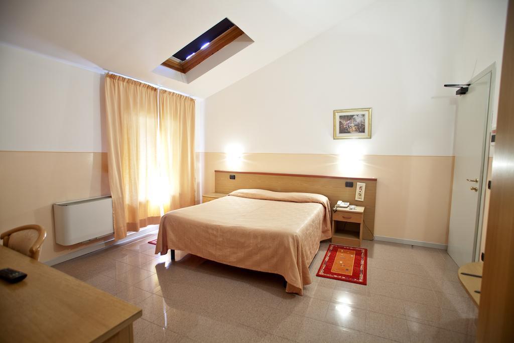 Master Hotel Castelvetro Piacentino Екстер'єр фото