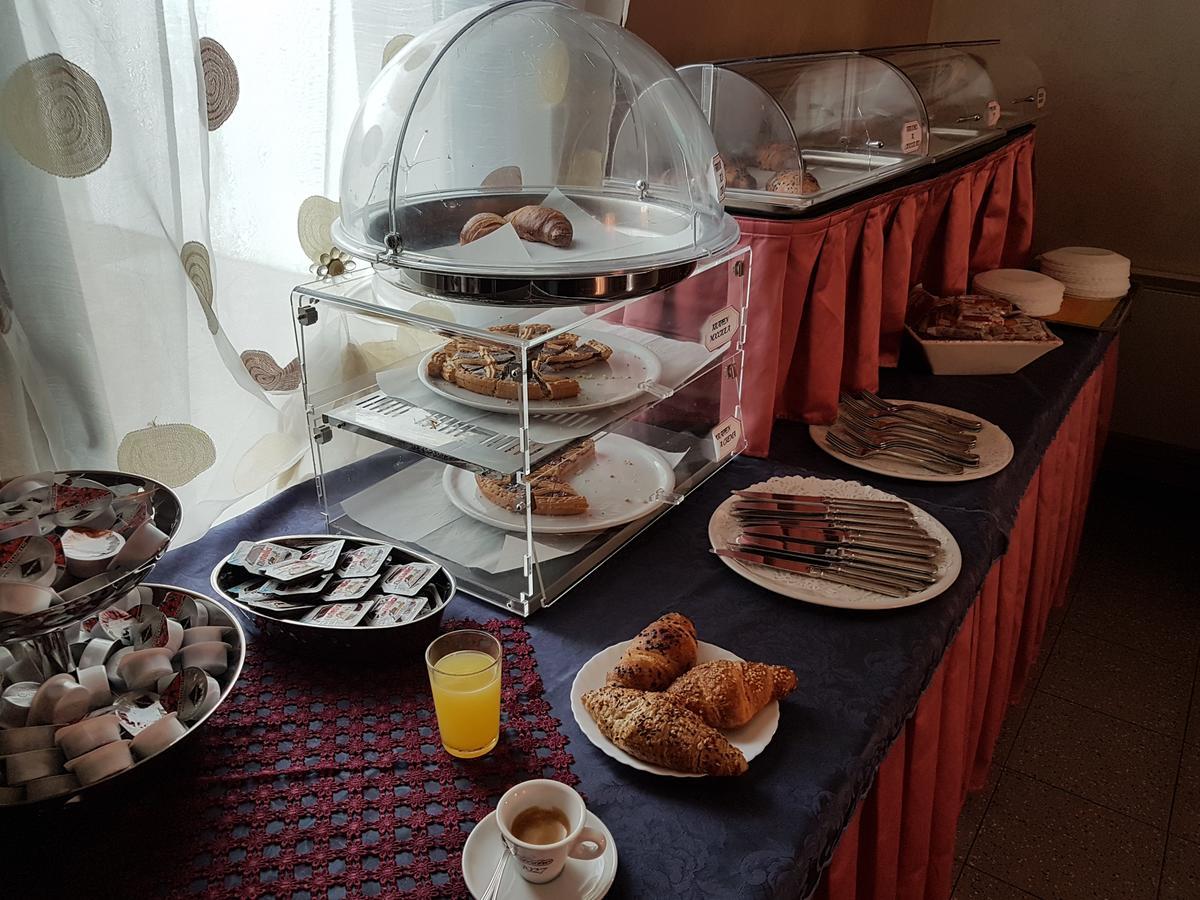 Master Hotel Castelvetro Piacentino Екстер'єр фото